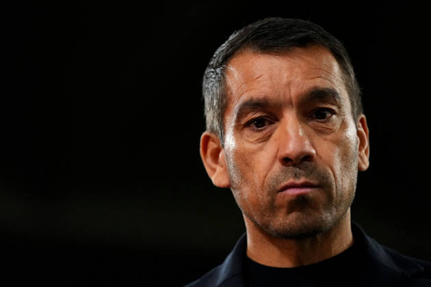 UEFA Champions League: Real Betis Balompie v Feyenoord Rotterdam SEVILLE, SPAIN - OCTOBER 21: Coach Giovanni van Bronckhorst of Feyenoord Rotterdam gives an interview during the UEFA Champions League match between Real Betis Balompie and Feyenoord Rotterdam at Estadio La Cartuja on October 21, 2026 in Seville, Spain Copyright: xYannickxVerhoevenx