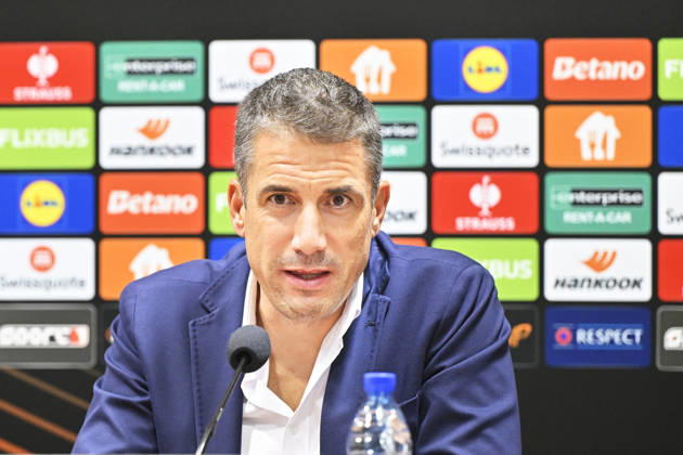 Julio Velazquez, head coach of Levski Sofia speaks during the press conference, PK, Pressekonferenz prior to the fotball UEFA Europa League 3rd round match: Viktoria Plzen vs Levski Sofia in Pilsen, Czech Republic, October 21, 2026. (CTKxPhoto MiroslavxChaloupka) CTKPhotoP2026102107855  CTKPhotoP2026102107855