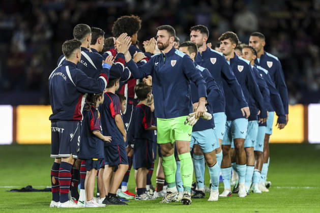 October 21, 2026, Valencia, Valencia, SPAIN: Unai Simon of Athletic Club gestures during the Spanish league, LaLiga EA Sports, football match played between Levante UD and Athletic Club at Ciutat de Valencia stadium on October 21, 2026, in Valencia, Spain. Valencia SPAIN - ZUMAa181 20261021_zaa_a181_028 Copyright: xIvanxTerronx