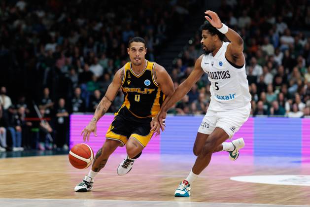 Nick Johnson (KK Croatia Split) im Zweikampf mit Justin Simon (Gladiators Trier), Aktion Action Vet Concept Gladiators Trier vs KK Split, Basketball, FIBA Europe Cup, 3. Spieltag, Saison 2026 2027, 21.10.2026 Vet Concept Gladiators Trier vs KK Split, Basketball, FIBA Europe Cup, 3. Spieltag, Saison 2026 2027, 21.10.2026 Copyright: xEibnerxPressefotox EP_ANS