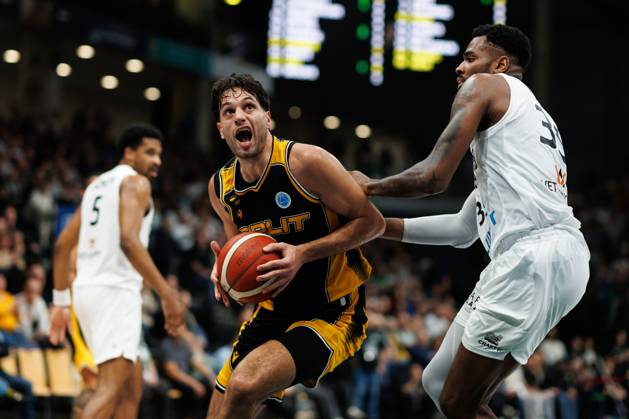 Benedict Turudic (KK Croatia Split) im Zweikampf mit Ejiofor Onu (Gladiators Trier), Aktion Action Vet Concept Gladiators Trier vs KK Split, Basketball, FIBA Europe Cup, 3. Spieltag, Saison 2026 2027, 21.10.2026 Vet Concept Gladiators Trier vs KK Split, Basketball, FIBA Europe Cup, 3. Spieltag, Saison 2026 2027, 21.10.2026 Copyright: xEibnerxPressefotox EP_ANS