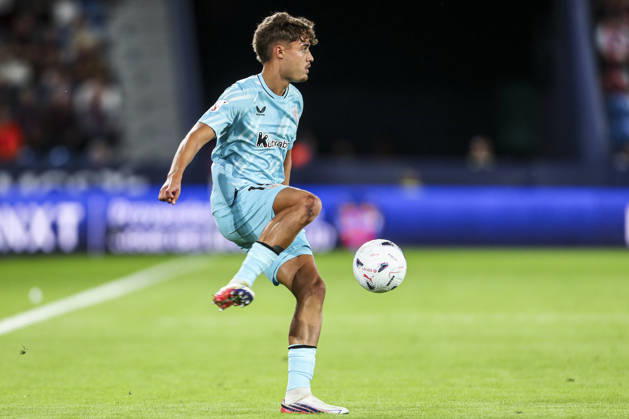 October 21, 2026, Valencia, Valencia, SPAIN: Hugo Rincon of Athletic Club in action during the Spanish league, LaLiga EA Sports, football match played between Levante UD and Athletic Club at Ciutat de Valencia stadium on October 21, 2026, in Valencia, Spain. Valencia SPAIN - ZUMAa181 20261021_zaa_a181_030 Copyright: xIvanxTerronx