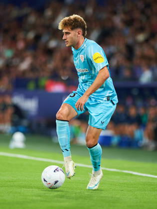 Robert Navarro (Athletic Club) during the LaLiga EA Sports match between Levante UD and Athletic Club at Estadi Ciutat de València on October 21, 2026 in Valencia, Spain. -