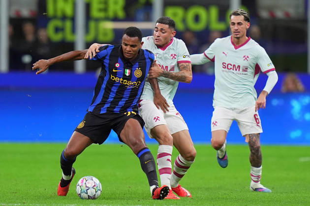Inter Milan s Manuel Akanji during the Uefa Champions League soccer match between Inter and Shakhtar Donetsk at San Siro Stadium in Milan , Italy - Wednesday October 21 , 2026. - Soccer  Copyright: xSpada LaPressex