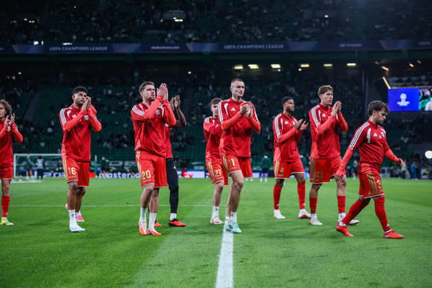 SOCCER - UEFA CL, Sporting vs LASK LISBON,PORTUGAL,21.OCT.26 - SOCCER - UEFA Champions League, Sporting Club de Portugal vs Linzer ASK. Image shows the team of LASK.  GEPAxpictures xManuelxBinder