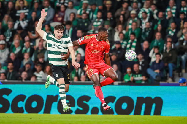 SOCCER - UEFA CL, Sporting vs LASK LISBON,PORTUGAL,21.OCT.26 - SOCCER - UEFA Champions League, Sporting Club de Portugal vs Linzer ASK. Image shows Ivan Fresneda (Sporting) and Yvan Dibango (LASK).  GEPAxpictures xManuelxBinder