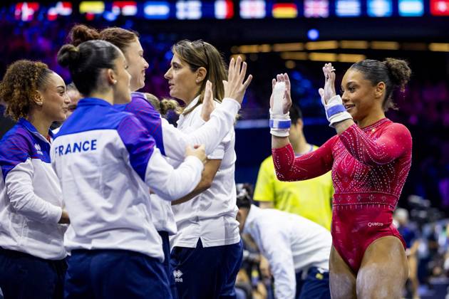 ROTTERDAM - The French gymnasts during the team final at the World Gymnastics Championships in Rotterdam Ahoy. IRIS VAN DEN BROEK ANP xVIxANPxSportx xxANPxIVx 573191111 originalFilename: 573191111.jpg
