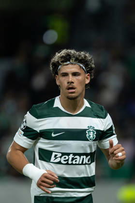 October 21, 2026, Lisbon, Lisbon, Portugal: Sporting defender from Uruguay MAXI ARAUJO (20) in action during the game for the League Phase for the UEFA Champions League between Sporting and LASK Linz at Estadio Jose de Alvalade Soccer 2026: Sporting Vs LASK Linz  - ZUMAs359 20261021_zsp_s359_017 Copyright: xAlexandrexdexSousax