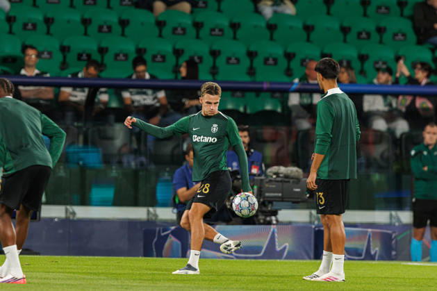 Jesse Derry seen in football match between Sporting CP and LASK in UEFA Champions League 2026 27 at Estadio JosÃ Alvalade, Lisboa, Portugal (Luis Loureiro Ball Raw Images PT) Lisboa Estadio JosÃ Alvalade Portugal Copyright: xLuisxLoureirox LloureiroSPCxLUSK-1155