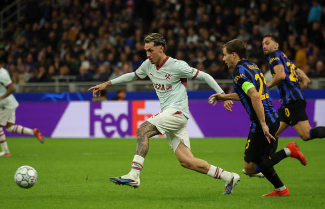 October 21, 2026, Milan: FC Shakhtar Donetsk s mildfielder Marlon Gomes in action against FC Inter Milan s midfielder NicolÃ² Barella during the UEFA Champions League soccer match between FC Inter Milan and FC Shakhtar Donetsk at Giuseppe Meazza stadium in Milan, 21 October 2026. ANSA MATTEO BAZZI. UEFA Champions League; FC Inter Milan Vs FC Shakhtar Donetsk  - ZUMAa110 20261021_zaf_a110_064 Copyright: xMatteoxBazzix