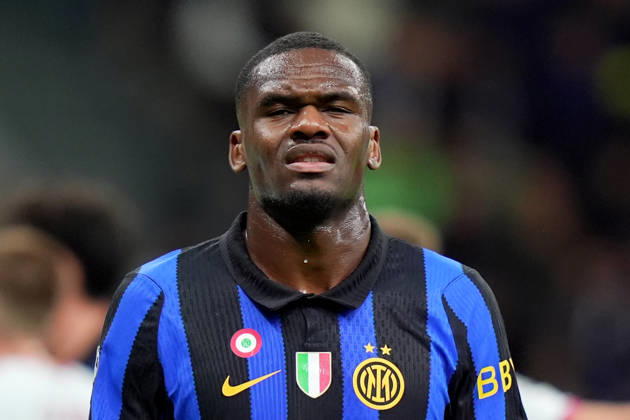 Inter Milan s Ange-Yoan Bonny during the Uefa Champions League soccer match between Inter and Shakhtar Donetsk at San Siro Stadium in Milan , Italy - Wednesday October 21 , 2026. - Soccer  Copyright: xSpada LaPressex