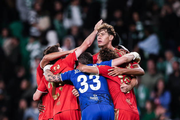 October 21, 2026, Lisboa, Lisboa, Portugal: Lask Linz team celebrate the victory after the UEFA Champions League first round MD-3 football match between Sporting CP and Lask Linz, in Lisbon on October 21, 2026. Sporting CP X Lask Linz - UEFA Champions League 2026 27 League Phase MD3  - ZUMAg283 20261021_zsp_g283_031 Copyright: xJoaoxGregoriox