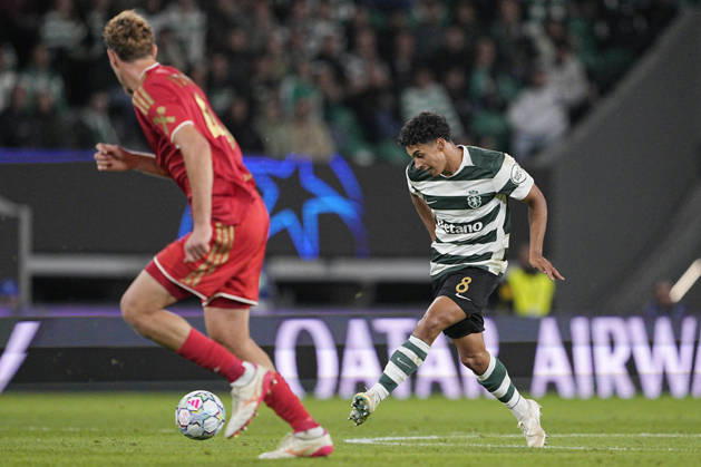 LISBON, PORTUGAL - OCTOBER 21: Joao Simoes of Sporting CP passes the ball during the UEFA Champions League 2026 27 League Phase MD3 match between Sporting Club de Portugal and LASK at Estadio Jose Alvalade on October 21, 2026 in Lisbon, Portugal (Photo by Pedro Loureiro Sports Press Photo SPP) Copyright: xSportsxPressxPhotox Sportspressphoto_SPR262955