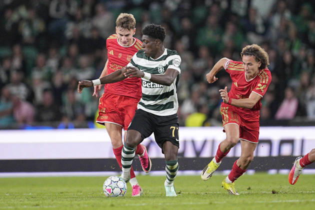 LISBON, PORTUGAL - OCTOBER 21: Issa Doumbia of Sporting CP runs with the ball during the UEFA Champions League 2026 27 League Phase MD3 match between Sporting Club de Portugal and LASK at Estadio Jose Alvalade on October 21, 2026 in Lisbon, Portugal (Photo by Pedro Loureiro Sports Press Photo SPP) Copyright: xSportsxPressxPhotox Sportspressphoto_SPR263100