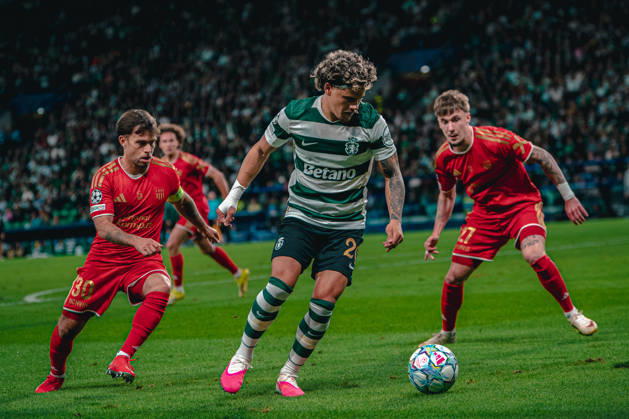 October 21, 2026, Lisbon, Lisbon, Portugal: LISBON, PORTUGAL - OCTOBER 21: Sporting CP s Maxi Araujo in action during the UEFA Champions League match against LASK at Estadio Jose Alvalade on October 21, 2026 in Lisbon, Portugal. ZUMA Press Wire Sporting CP V LASK - UEFA Champions League  - ZUMAs390 20261021_zsp_s390_007 Copyright: xAlbertoxSeabrax