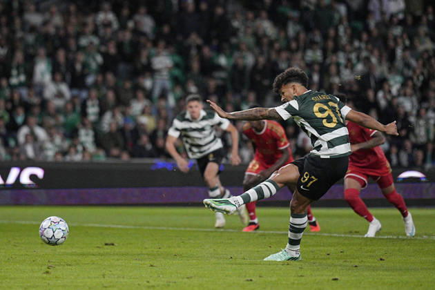 LISBON, PORTUGAL - OCTOBER 21: Luis Suarez of Sporting CP takes a penalty during the UEFA Champions League 2026 27 League Phase MD3 match between Sporting Club de Portugal and LASK at Estadio Jose Alvalade on October 21, 2026 in Lisbon, Portugal (Photo by Pedro Loureiro Sports Press Photo SPP) Copyright: xSportsxPressxPhotox Sportspressphoto_SPR263154