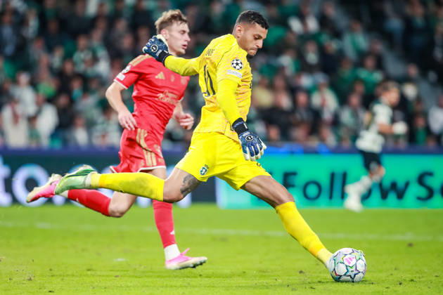 SOCCER - UEFA CL, Sporting vs LASK LISBON,PORTUGAL,21.OCT.26 - SOCCER - UEFA Champions League, Sporting Club de Portugal vs Linzer ASK. Image shows Kaique Pereira (Sporting).  GEPAxpictures xManuelxBinder