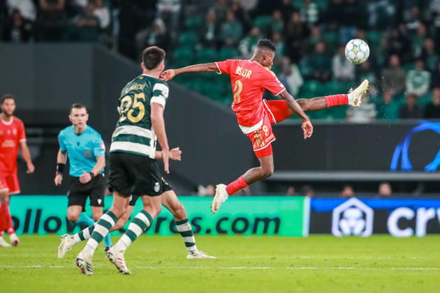 SOCCER - UEFA CL, Sporting vs LASK LISBON,PORTUGAL,21.OCT.26 - SOCCER - UEFA Champions League, Sporting Club de Portugal vs Linzer ASK. Image shows Moses Usor (LASK).  GEPAxpictures xManuelxBinder