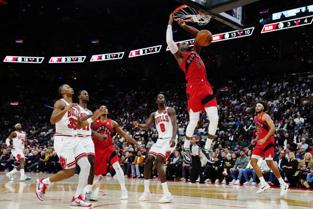 October 21, 2026, Toronto, On, Canada: Toronto Raptors RJ Barrett (9) dunks as Chicago Bulls Caleb Wilson (8) and Isaac Okoro (35) look on during second half NBA, Basketball Herren, USA basketball action in Toronto on Wednesday, Oct. 21, 2026. Canada News - October 21, 2026  - ZUMAc35_ 20261021_zaf_c35_309 Copyright: xFrankxGunnx