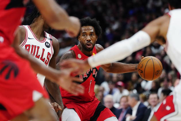 October 21, 2026, Toronto, On, Canada: Toronto Raptors Kawhi Leonard (2) looks for a lane during second half NBA, Basketball Herren, USA basketball action in Toronto against the Chicago Bulls on Wednesday, Oct. 21, 2026. Canada News - October 21, 2026  - ZUMAc35_ 20261021_zaf_c35_327 Copyright: xFrankxGunnx