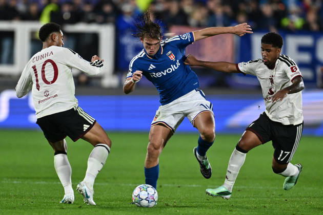 SOCCER - UEFA Champions League - Como 1907 vs. Manchester United, ManU Photo by IPA ABACAPRESS.COM90019137 - Matheus Cunha of Manchester United F.C., Nico Paz of Como 1907 and Andrey Santos of Manchester United F.C. are in action during the UEFA Champions League Matchday 3 soccer match between Como 1907 and Manchester United F.C. at the Giuseppe Sinigaglia Stadium on October 21, 2026, in Como, Italy. Como Italy  Copyright: xIPAxSport ABACAx