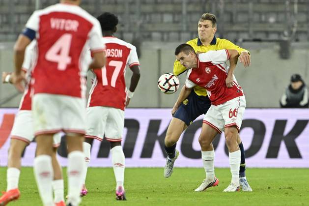 Royale Union Saint-Gilloise v Hapoel Beer-Sheva FC - UEFA Europa League DUSSELDORF, GERMANY - OCTOBER 22 : Havenaar Nikki defender of Royale Union Saint-Gilloise and Zlatanovic Igor forward of Hapoel Beer Scheva during the UEFA Europa League 2026 27 League Phase matchday 3 match between Royale Union Saint-Gilloise and Hapoel Beer-Sheva FC on October 22, 2026 in Dusseldorf, Germany, 22 10 2026 Dusseldorf Germany  Copyright: xDhax