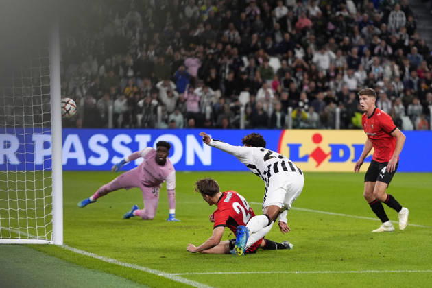 Juventus Weston McKennie oppotunity during the UEFA Europa League soccer match, between Juventus and Rennes at the Allianz Stadium in Turin, north west Italy - Matchday 3- Thursday, October 22, 2026. - Soccer  Copyright: xFabioxFerrari LaPressex
