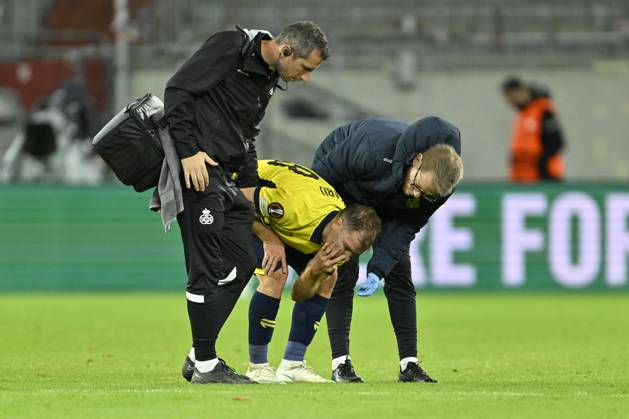 Royale Union Saint-Gilloise v Hapoel Beer-Sheva FC - UEFA Europa League DUSSELDORF, GERMANY - OCTOBER 22 : Olaru Darius midfielder of Royale Union Saint-Gilloise injured during the UEFA Europa League 2026 27 League Phase matchday 3 match between Royale Union Saint-Gilloise and Hapoel Beer-Sheva FC on October 22, 2026 in Dusseldorf, Germany, 22 10 2026 Dusseldorf Germany  Copyright: xDhax