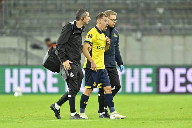Royale Union Saint-Gilloise v Hapoel Beer-Sheva FC - UEFA Europa League DUSSELDORF, GERMANY - OCTOBER 22 : Olaru Darius midfielder of Royale Union Saint-Gilloise injured during the UEFA Europa League 2026 27 League Phase matchday 3 match between Royale Union Saint-Gilloise and Hapoel Beer-Sheva FC on October 22, 2026 in Dusseldorf, Germany, 22 10 2026 Dusseldorf Germany  Copyright: xDhax