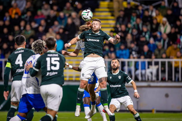 JABLONEC - BRIGHTON Jack Hinshelwood of Brighton and Martin Cedidla of Jablonec during the matchday 2 of League phase round of UEFA Conference league football match between FK Jablonec and Brighton and Hove Albion at Stadion Strelnice. Jablonec nad Nisou, Czechia, October 22, 2026. Photo by Branislav Racko Copyright: xx 080A4104
