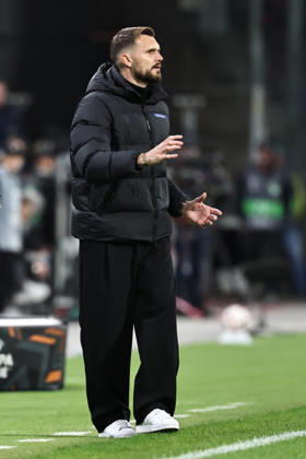 SOCCER - UEFA EL, Sturm vs Marseille GRAZ,AUSTRIA,22.OCT.26 - SOCCER - UEFA Europa League, SK Sturm Graz vs Olympique de Marseille. Image shows head coach Fabio Ingolitsch (Sturm).  GEPAxpictures xChrisxBauer