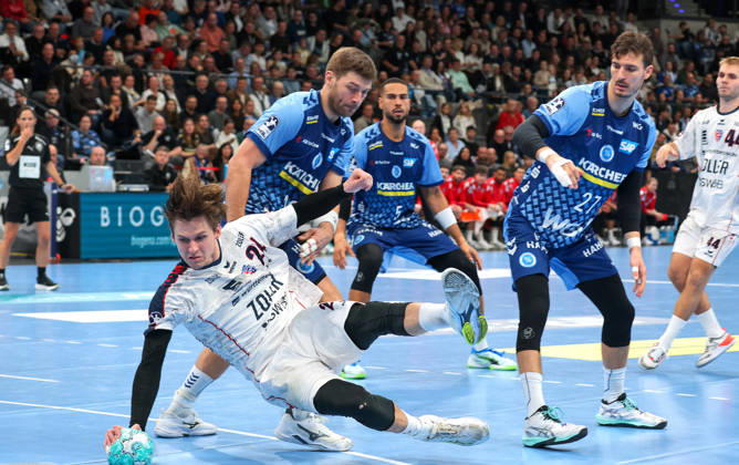 22.10.2026, Deutschland, Stuttgart, Opel HBL, Bundesliga 2026 2027, TVB Stuttgart vs. SG BBM Bietigheim, v.l. Maxim Orlov (BBM), Malte Donker (TVB)