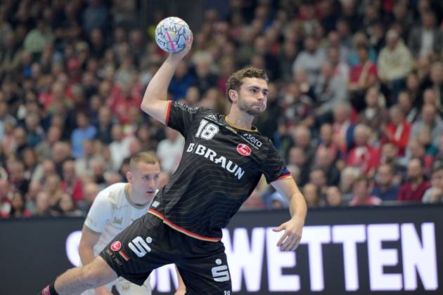 Florian Drosten (MT Melsungen 18) beim Wurf; Michal Daszek (Wisla Plock 3) (hinten) , GER, MT Melsungen - Orlen Wisla Plocks (POL), Handball, Champions League Maenner, Group Matches, Saison 2026 2027, 22.10.2026, GER, MT Melsungen - Orlen Wisla Plock, CL Maenner, Group Match, Saison 2026 2027, 22.10.2026 Kassel Copyright: xEibner-Pressefotox xRolandxSippelx EP_RSL