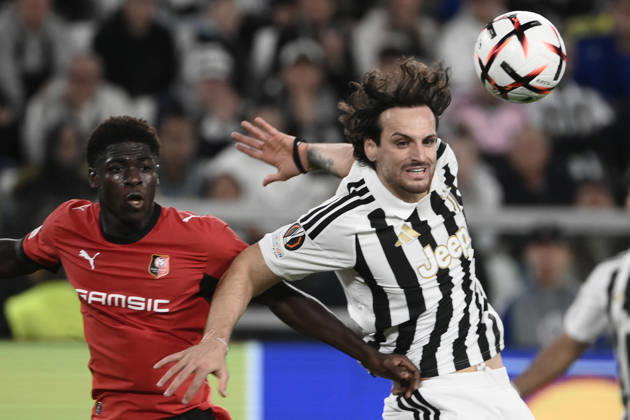 Juventus v Rennes - UEFA Europa League TURIN, ITALY - OCTOBER 22: Federico Gatti (R) of Juventus in action against Mahamadou Nagida (L) of Rennes during the UEFA Europa League week 3 football match between Juventus and Rennes at the Juventus Stadium in Turin Italy, on October 22, 2026. Isabella Bonotto Anadolu Turin Italy. Editorial use only. Please get in touch for any other usage.  Copyright: x2026xAnadoluxIsabellaxBonottox