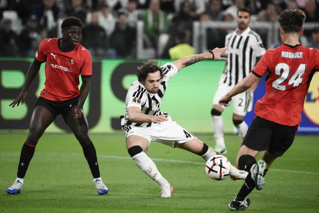 Juventus v Rennes - UEFA Europa League TURIN, ITALY - OCTOBER 22: Federico Gatti (C) of Juventus in action against Mahamadou Nagida (L) of Rennes during the UEFA Europa League week 3 football match between Juventus and Rennes at the Juventus Stadium in Turin Italy, on October 22, 2026. Isabella Bonotto Anadolu Turin Italy. Editorial use only. Please get in touch for any other usage.  Copyright: x2026xAnadoluxIsabellaxBonottox