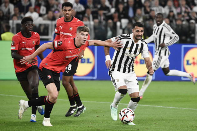 Juventus v Rennes - UEFA Europa League TURIN, ITALY - OCTOBER 22: Zeki Celik (R) of Juventus in action against Charlie Cresswell (L) of Rennes during the UEFA Europa League week 3 football match between Juventus and Rennes at the Juventus Stadium in Turin Italy, on October 22, 2026. Isabella Bonotto Anadolu Turin Italy. Editorial use only. Please get in touch for any other usage.  Copyright: x2026xAnadoluxIsabellaxBonottox