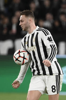 Juventus v Rennes - UEFA Europa League TURIN, ITALY, OCTOBER 22: Juventus Teun Koopmeiners control the ball during the UEFA Europa League phase day 3 football match between Juventus and Rennes at the Juventus Stadium in Turin Italy, on October 22, 2026. Isabella Bonotto Anadolu Turin Italy. Editorial use only. Please get in touch for any other usage.  Copyright: x2026xAnadoluxIsabellaxBonottox