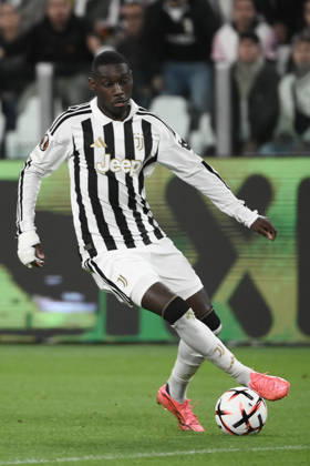 Juventus v Rennes - UEFA Europa League TURIN, ITALY - OCTOBER 22: Randal Kolo Muani of Juventus in action during the UEFA Europa League week 3 football match between Juventus and Rennes at the Juventus Stadium in Turin Italy, on October 22, 2026. Isabella Bonotto Anadolu Turin Italy. Editorial use only. Please get in touch for any other usage.  Copyright: x2026xAnadoluxIsabellaxBonottox