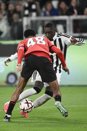 Juventus v Rennes - UEFA Europa League TURIN, ITALY - OCTOBER 22: Randal Kolo Muani (R) of Juventus in action against Abdelhamid Ait Boudlal (L) of Rennes during the UEFA Europa League week 3 football match between Juventus and Rennes at the Juventus Stadium in Turin Italy, on October 22, 2026. Isabella Bonotto Anadolu Turin Italy. Editorial use only. Please get in touch for any other usage.  Copyright: x2026xAnadoluxIsabellaxBonottox