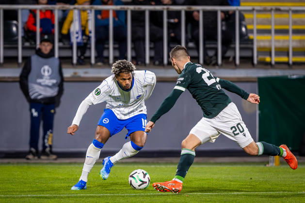 JABLONEC - BRIGHTON Georginio Rutter of Brighton and Jiri Slama of Jablonec during the matchday 2 of League phase round of UEFA Conference league football match between FK Jablonec and Brighton and Hove Albion at Stadion Strelnice. Jablonec nad Nisou, Czechia, October 22, 2026. Photo by Branislav Racko Copyright: xx 080A4829