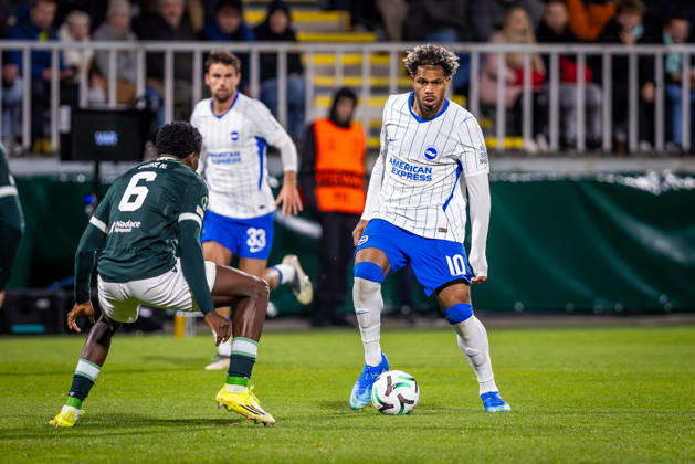 JABLONEC - BRIGHTON Georginio Rutter of Brighton and Nelson Okeke of Jablonec during the matchday 2 of League phase round of UEFA Conference league football match between FK Jablonec and Brighton and Hove Albion at Stadion Strelnice. Jablonec nad Nisou, Czechia, October 22, 2026. Photo by Branislav Racko Copyright: xx 080A5003