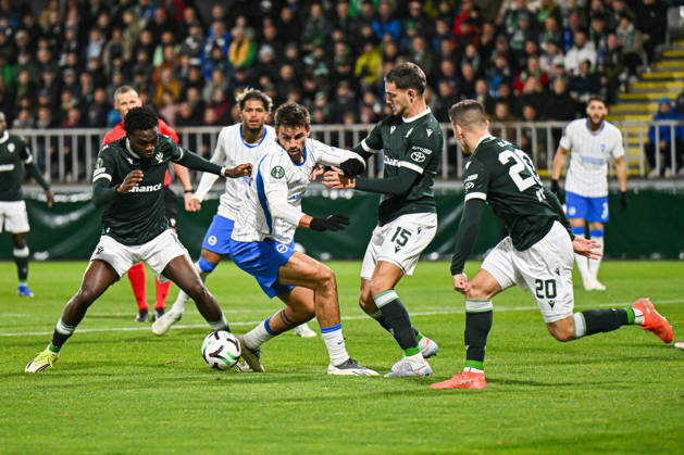 JABLONEC NAD NISOU, CZECH REPUBLIC - OCTOBER 22, 2026: UEFA Conference League 2026 27 league phase football match between FK Jablonec and Brighton & Hove Albion at Stadion Strelnice in Jablonec nad Nisou, Czech Republic. Persons shown: Jack Hinshelwood Saidou Alioum Dusan Pavlovic Jiri Slama Photo: Antoni Dec Arena Akcji. NEWSPIX.PL --- newspix.pl 