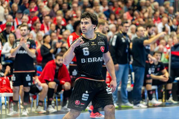 Kassel, Deutschland 22. Oktober 2026: EHF Champions League - 2026 2027 - Gruppenphase - Gruppe B - Sp. 5 - MT Melsungen gegen Orlen Wisla Plock Im Bild: Erik Balenciaga (MT) gestikuliert auf dem Spielfeld. Rothenbach-Halle Hessen Copyright: xFotostandx xKruczynskix