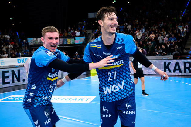 Stuttgart: HBL - 26 27 - TVB Stuttgart - SG BBM Bietigheim Jakob Nigg (Stuttgart), Philipp Meyer (Stuttgart) Schlussjubel Schlußjubel Emotion Freude Stuttgart Porsche Arena Baden-Württemberg Deutschland