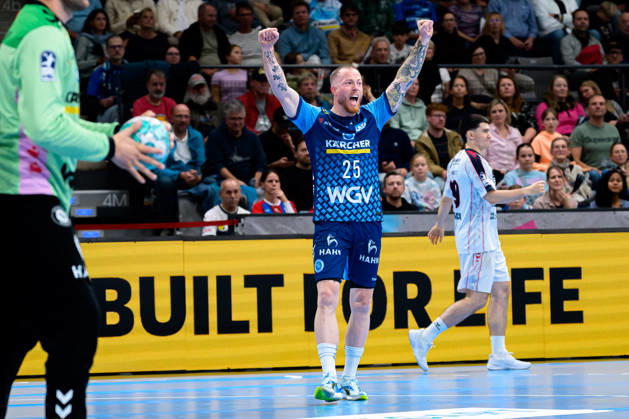 Stuttgart: HBL - 26 27 - TVB Stuttgart - SG BBM Bietigheim Patrick Zieker (Stuttgart) Stuttgart Porsche Arena Baden-Württemberg Deutschland