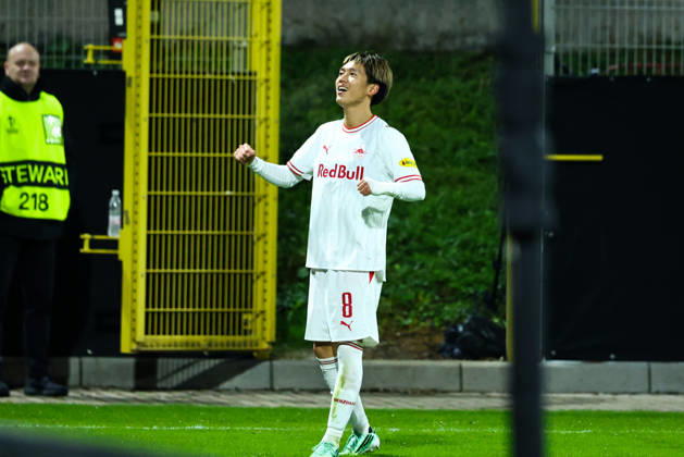 SOCCER - UEFA EL, Celje vs RBS CELJE,SLOVENIA,22.OCT.26 - SOCCER - UEFA Europa League, NK Celje vs Red Bull Salzburg. Image shows the rejoicing of Red Bull Salzburg.  GEPAxpictures xJamesxDoak