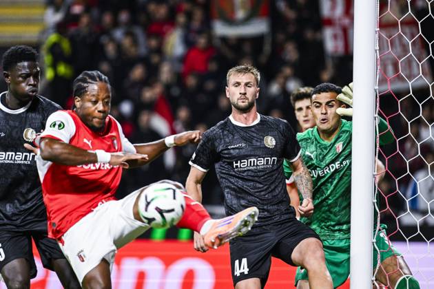 Siebe Van der Heyden of KAA Gent and Bernardo Fontes goalkeeper of SC Braga pictured in action during a soccer game between Portuguese SC Braga and Belgian soccer team KAA Gent, Thursday 22 October 2026 in Braga, Portugal, the second match in the UEFA Conference League league phase. TOM GOYVAERTS TomxGoyvaerts  x190687415x