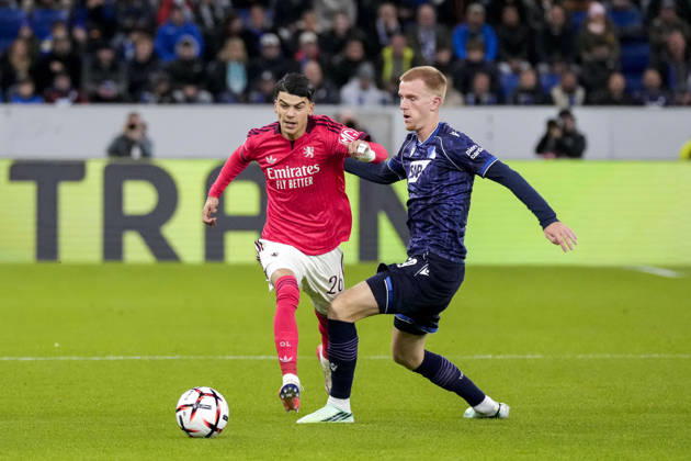 v.li.: Kail Boudache (OL, 26), Mats Rots (Hoffenheim, 39), Zweikampf, Spielszene, Duell, duel, tackle, tackling, Dynamik, Action, Aktion, 22.10.2026, Sinsheim (Deutschland), Fussball, UEFA Europa League, TSG 1899 Hoffenheim - Olympique Lyon, DFB DFL REGULATIONS PROHIBIT ANY USE OF PHOTOGRAPHS AS IMAGE SEQUENCES AND OR QUASI-VIDEO.