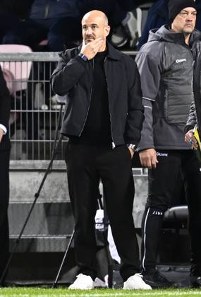 FC Midtjylland v Sint-Truidense VV - UEFA Conference League HERNING, DENMARK - OCTOBER 22 : De Meyer Frederic head coach of Sint-Truidense VV during the UEFA Conference League 2026 27 League Phase matchday 2 match between FC Midtjylland and Sint-Truidense VV on October 22, 2026 in Herning, Denmark, 22 10 2026 Herning Denmark  Copyright: xTomasxSiskx