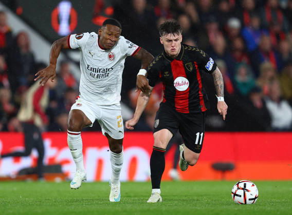 Bournemouth, England, 22nd October 2026. Pervis Estupinan of AC Milan tussles with Ben Gannon-Doak of Bournemouth during the AFC Bournemouth vs AC Milan UEFA Europa League match at the Vitality Stadium, Bournemouth. Picture credit should read: Paul Terry Sportimage EDITORIAL USE ONLY. No use with unauthorised audio, video, data, fixture lists, club league logos or live services. Online in-match use limited to 120 images, no video emulation. No use in betting, games or single club league player publications. SPI_025_PT_Bournmouthmouth_AC_Milan SPI-5092-0025